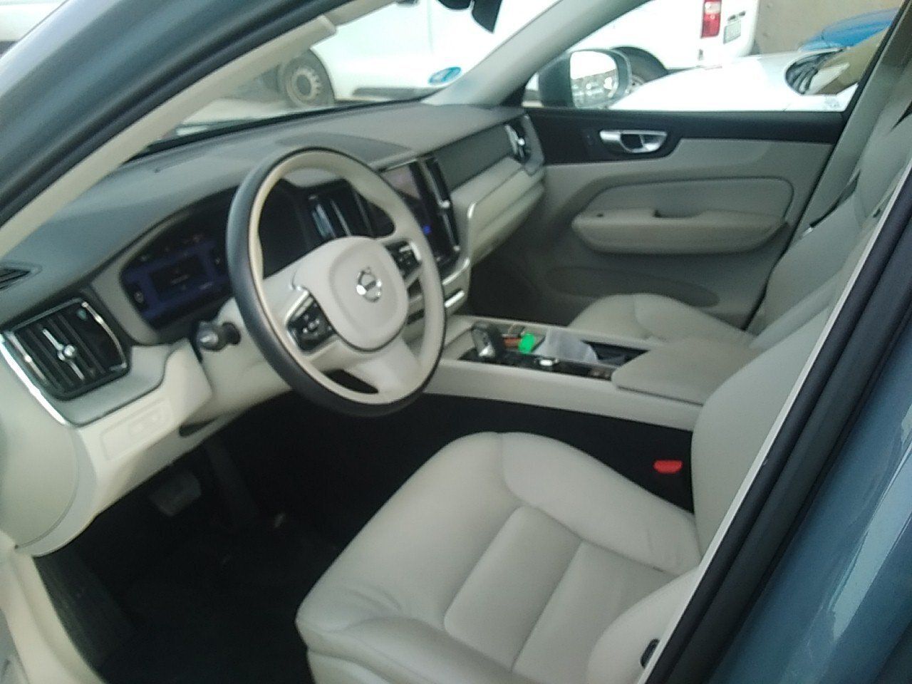 Volvo Xc60 2.0 T6 Awd Recharge Core Auto - Foto 2