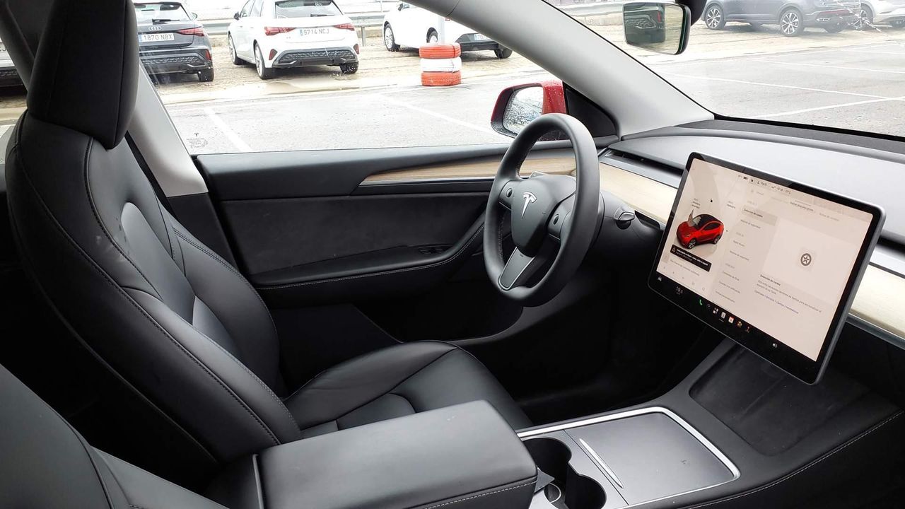 Tesla Model Y Gran Autonomía 4wd - Foto 2