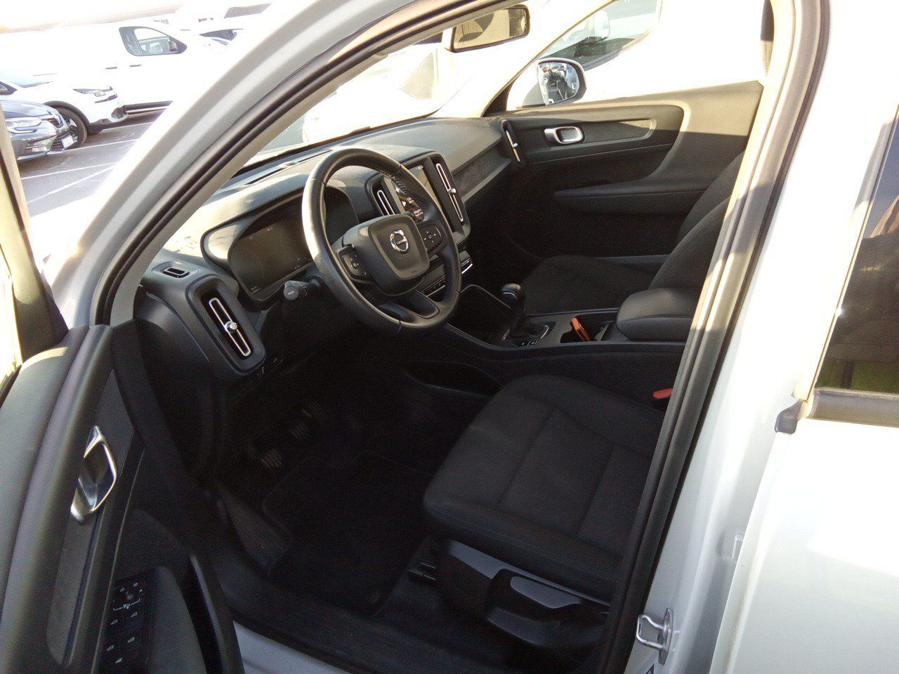 Volvo Xc40 1.5 T3 Momentum Core - Foto 2