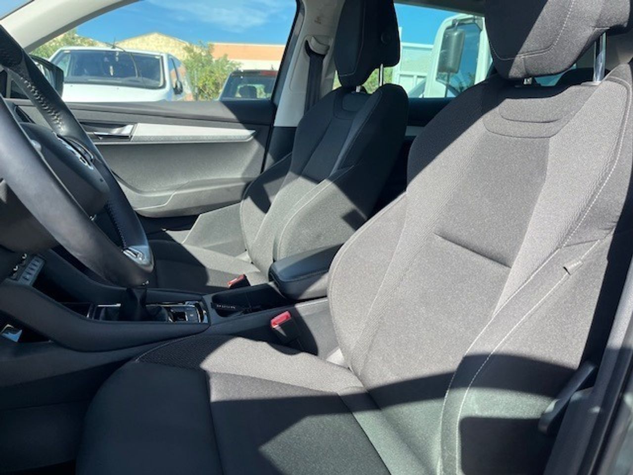 Skoda Karoq 2.0 Tdi 85kw (115cv) Ambition - Foto 2