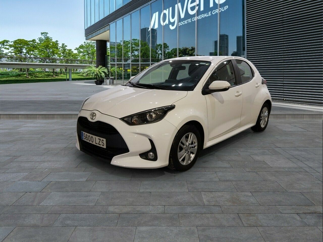 Alquila temporada escolar  de segunda mano - toyota yaris 2022 /