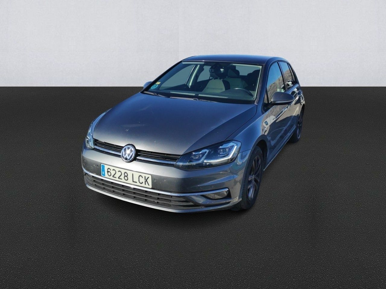 Alquila temporada escolar  de segunda mano - volkswagen golf 2019 /
