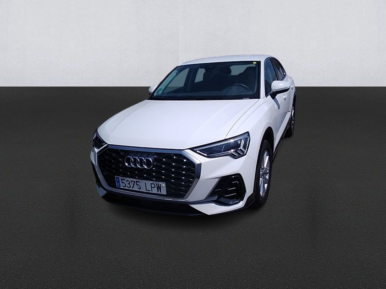 audi q3 2021 /