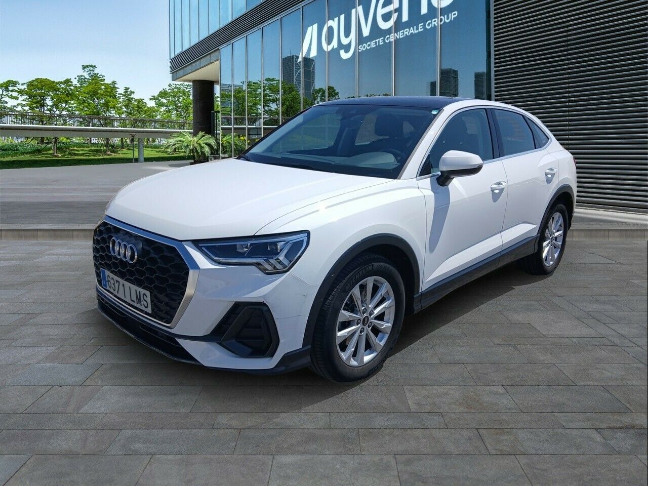 audi q3 2021 /