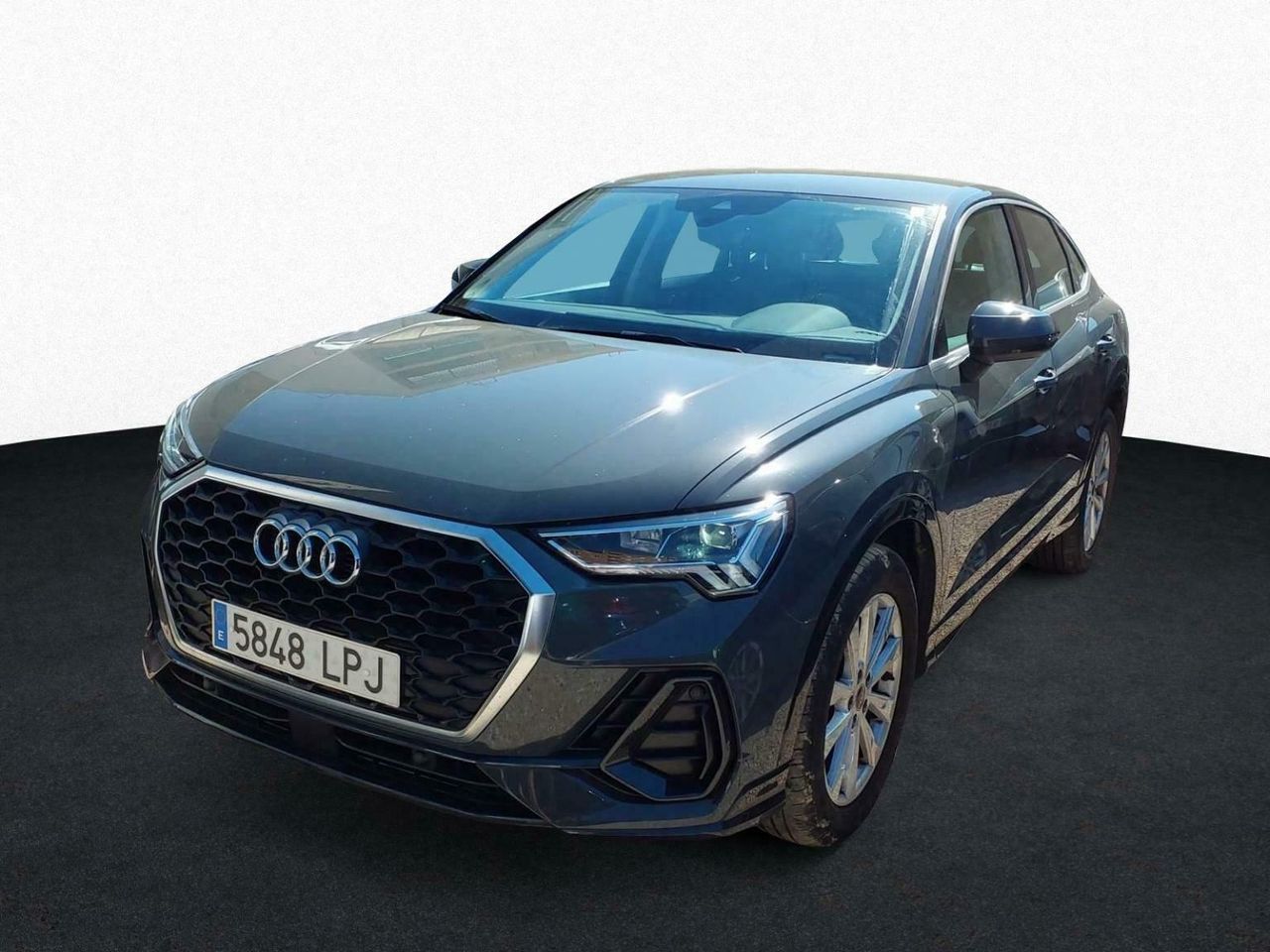 audi q3 2021 /
