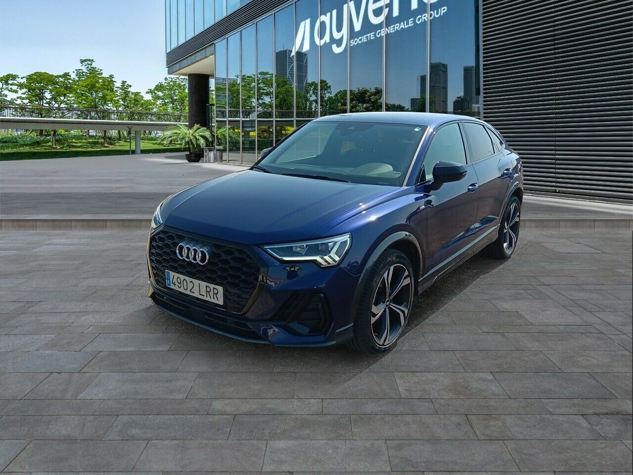 audi q3 2021 /