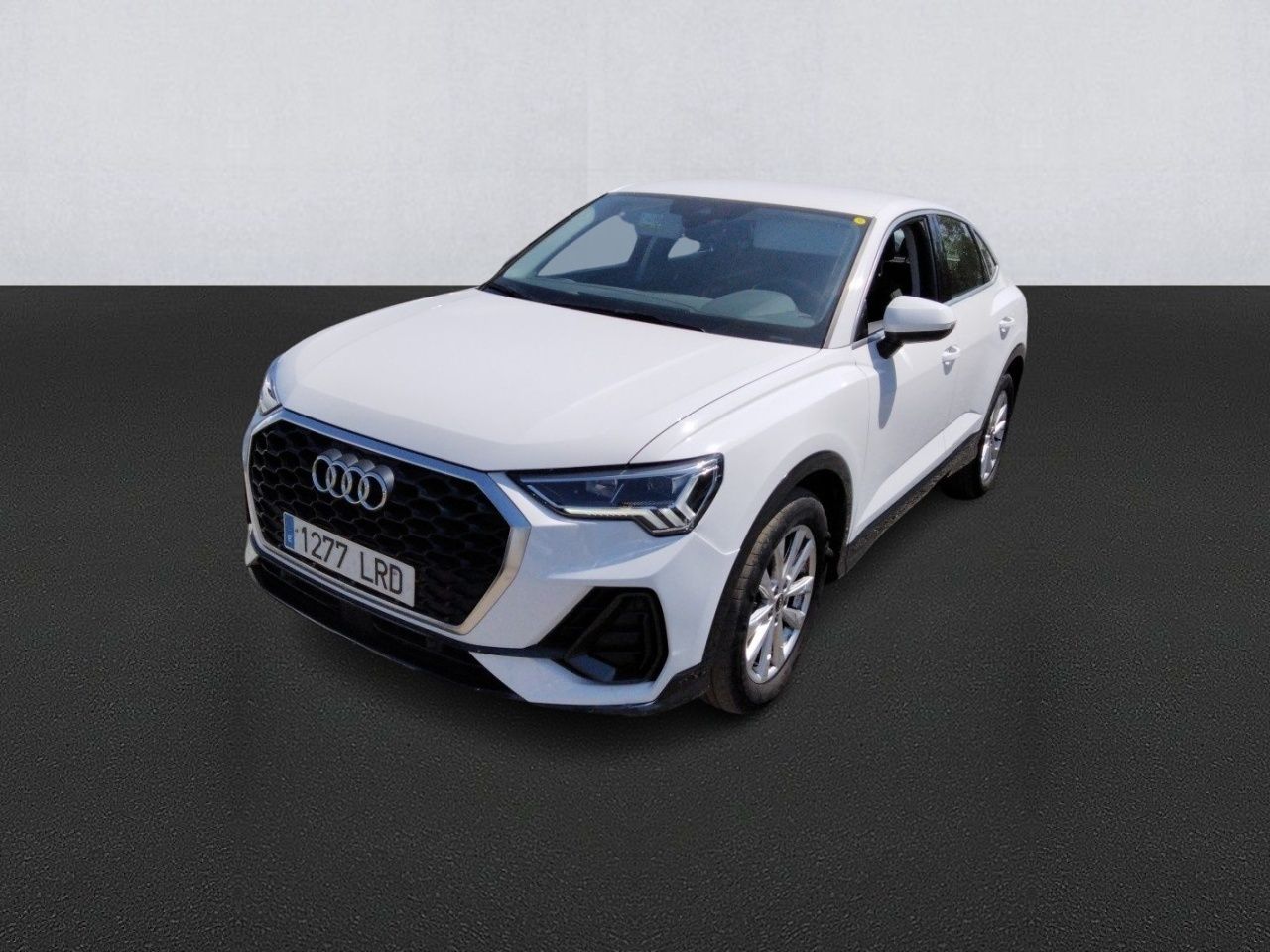 audi q3 2021 /