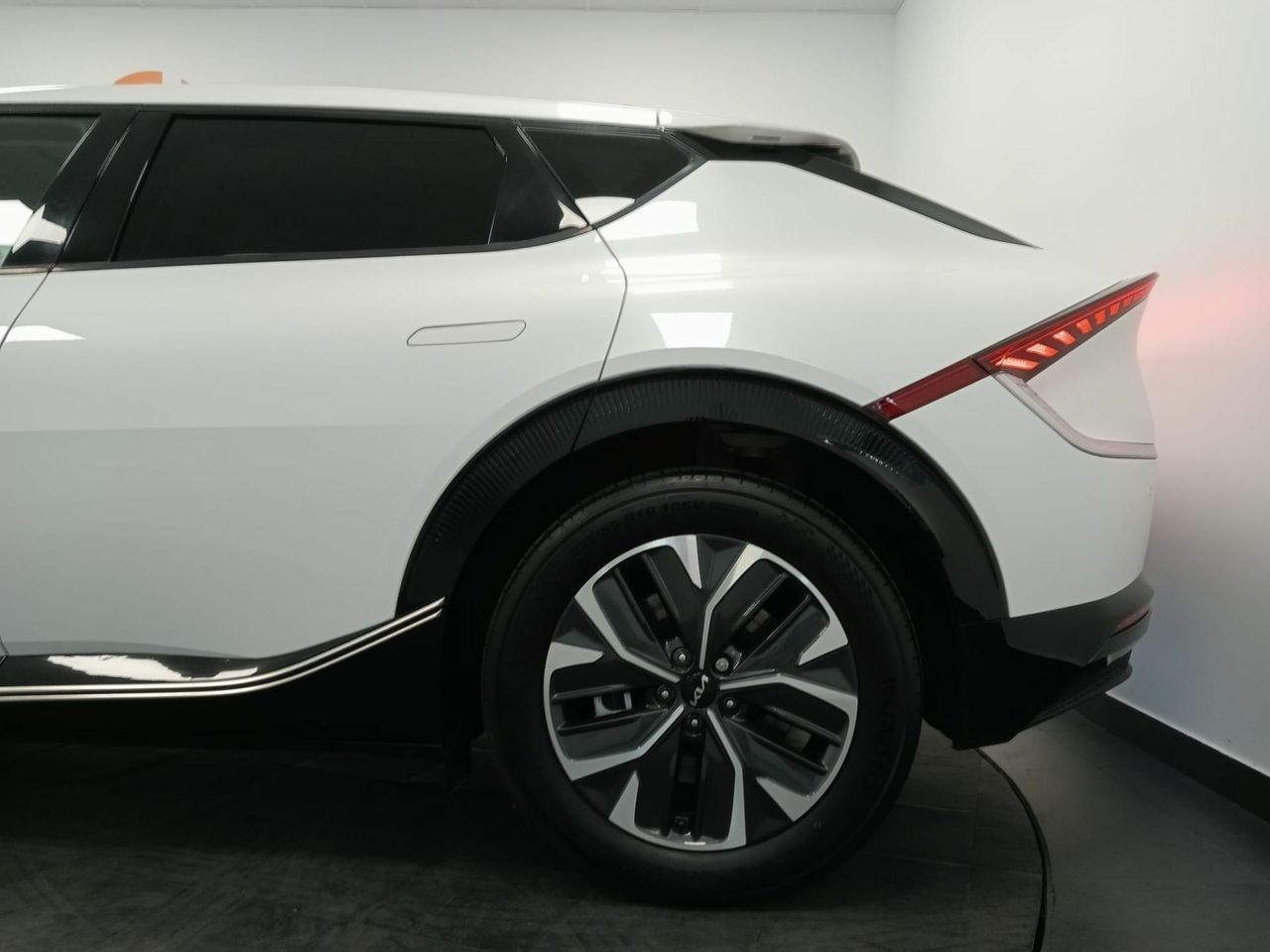 Kia EV6 Air 77,4kWh 168kW RWD (Long Range) - Foto 17