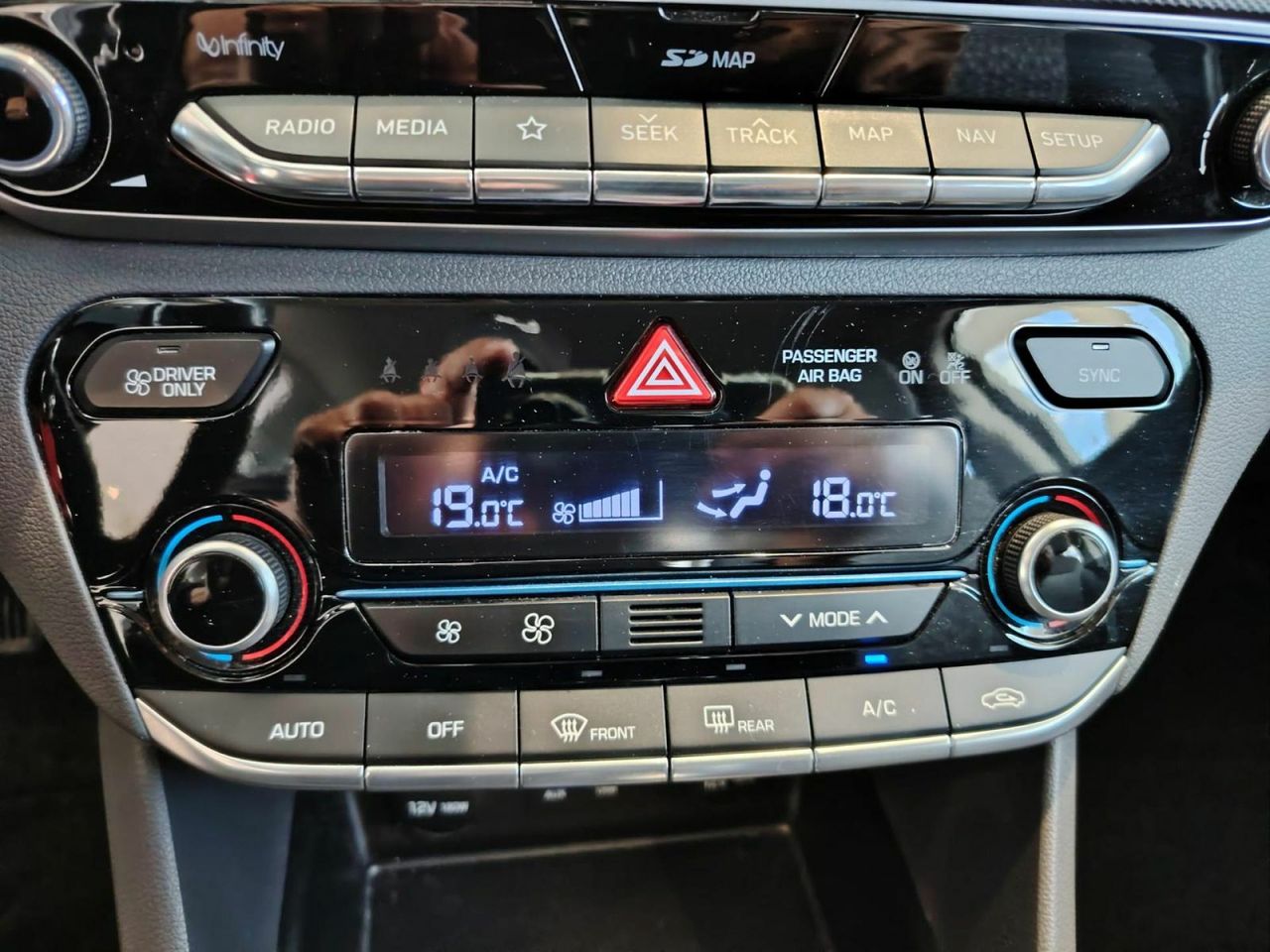 Hyundai IONIQ 1.6 GDI PHEV Klass DT - Foto 29