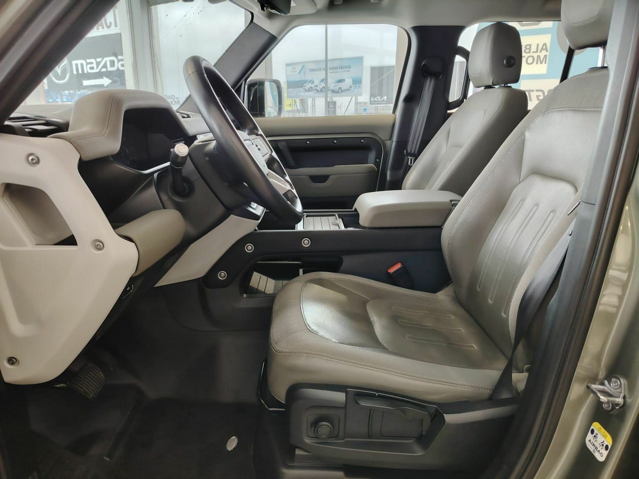 Land-Rover Defender 2.0 D240 SD4 First Edition 110 Auto 4WD - Foto 6