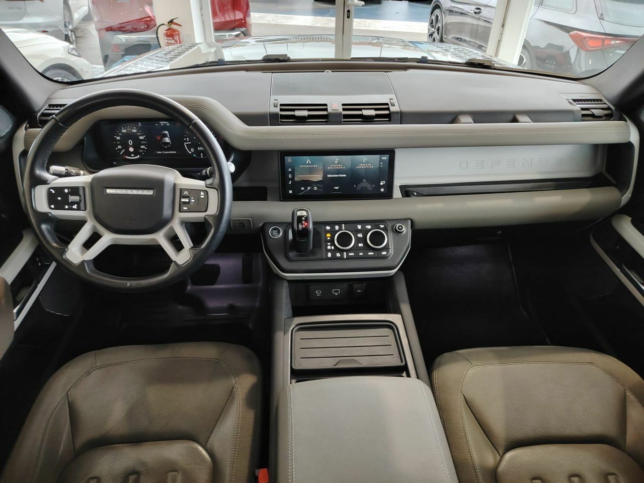 Land-Rover Defender 2.0 D240 SD4 First Edition 110 Auto 4WD - Foto 8
