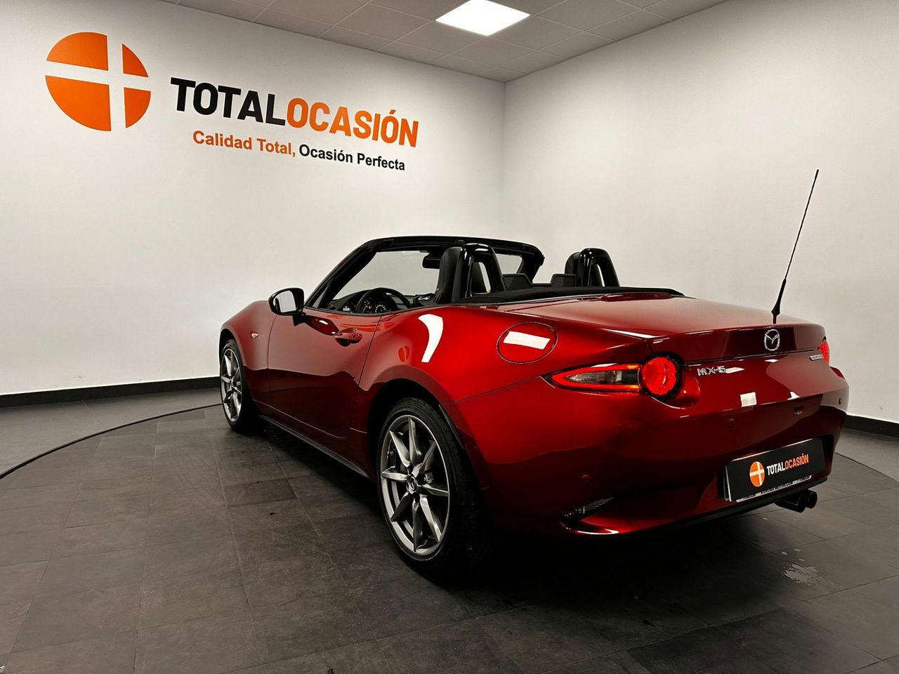 Mazda MX-5 2.0 SKYACTIV-G 135 kW MT Exclusive-Line - Foto 8