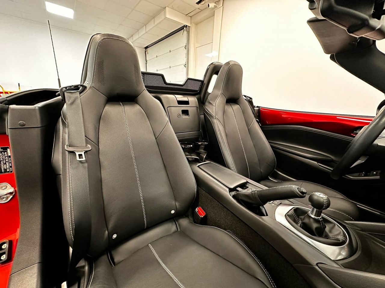 Mazda MX-5 2.0 SKYACTIV-G 135 kW MT Exclusive-Line - Foto 16