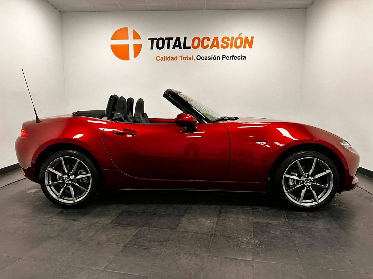 Mazda MX-5 2.0 SKYACTIV-G 135 kW MT Exclusive-Line - Foto 6