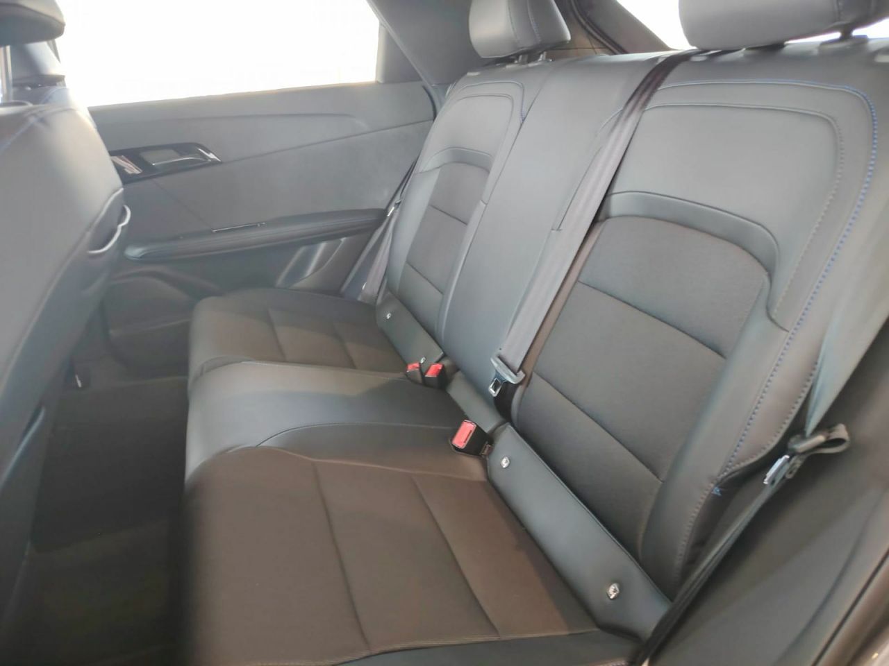 MG MG4 64kWh Luxury - Foto 13