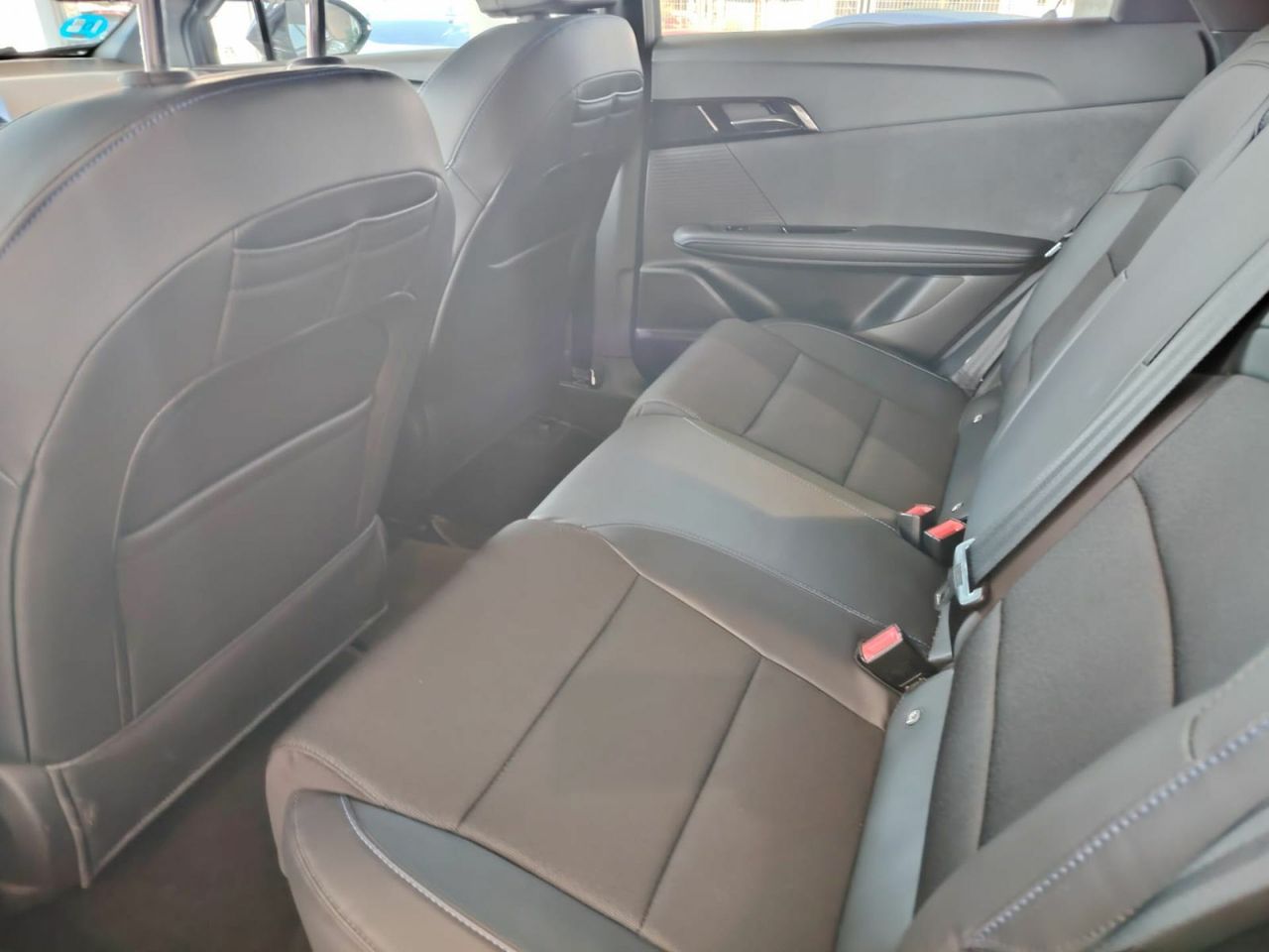 MG MG4 64kWh Luxury - Foto 14