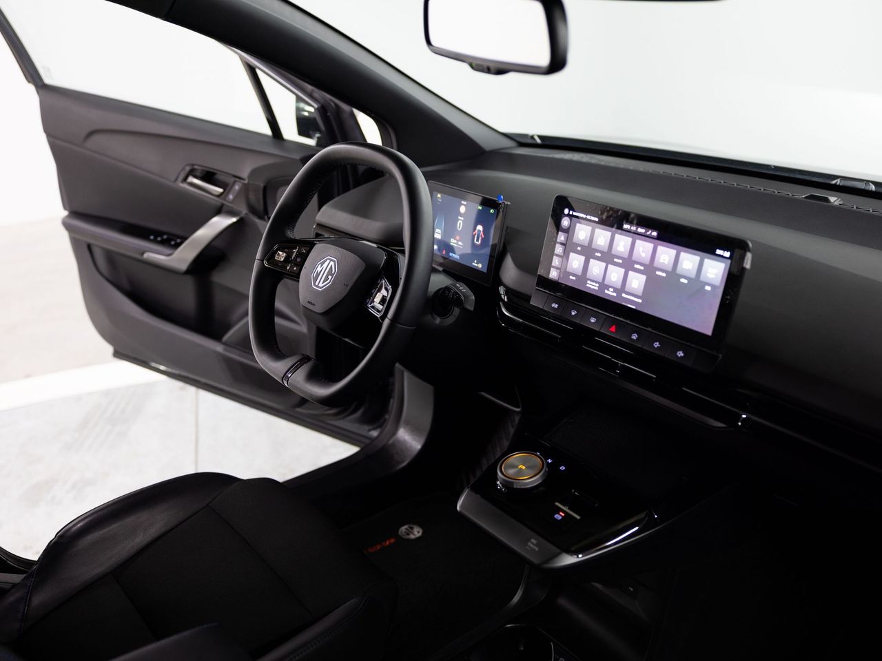 MG MG4 64kWh Luxury - Foto 20