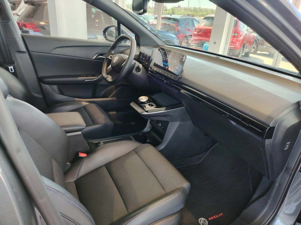 MG MG4 64kWh Luxury - Foto 36