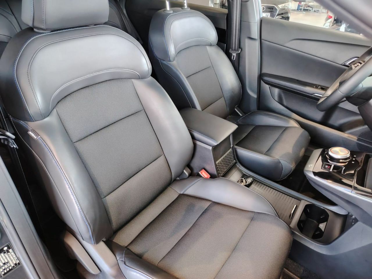 MG MG4 64kWh Luxury - Foto 38