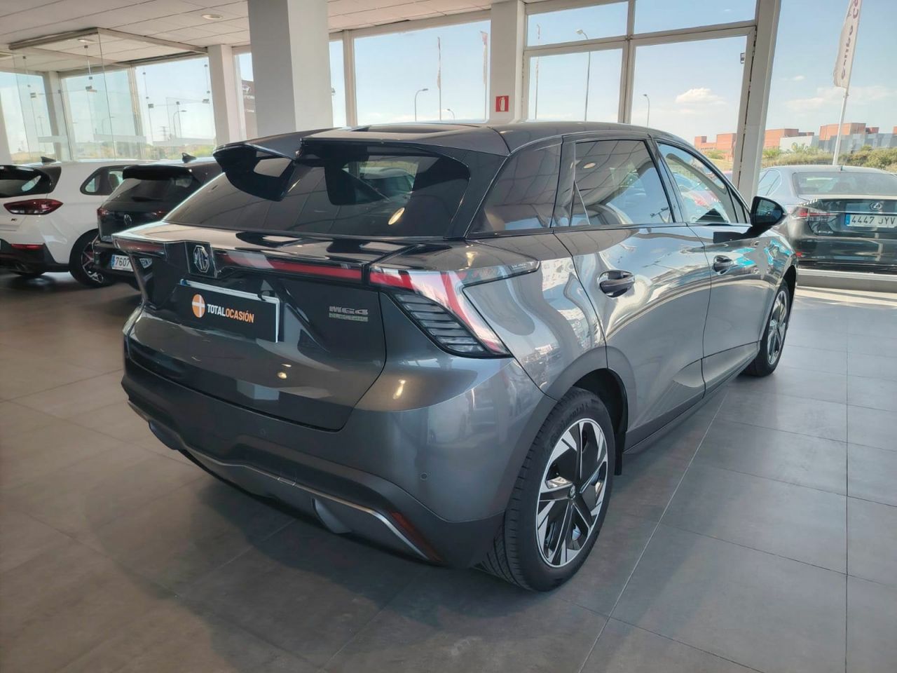 MG MG4 64kWh Luxury - Foto 6