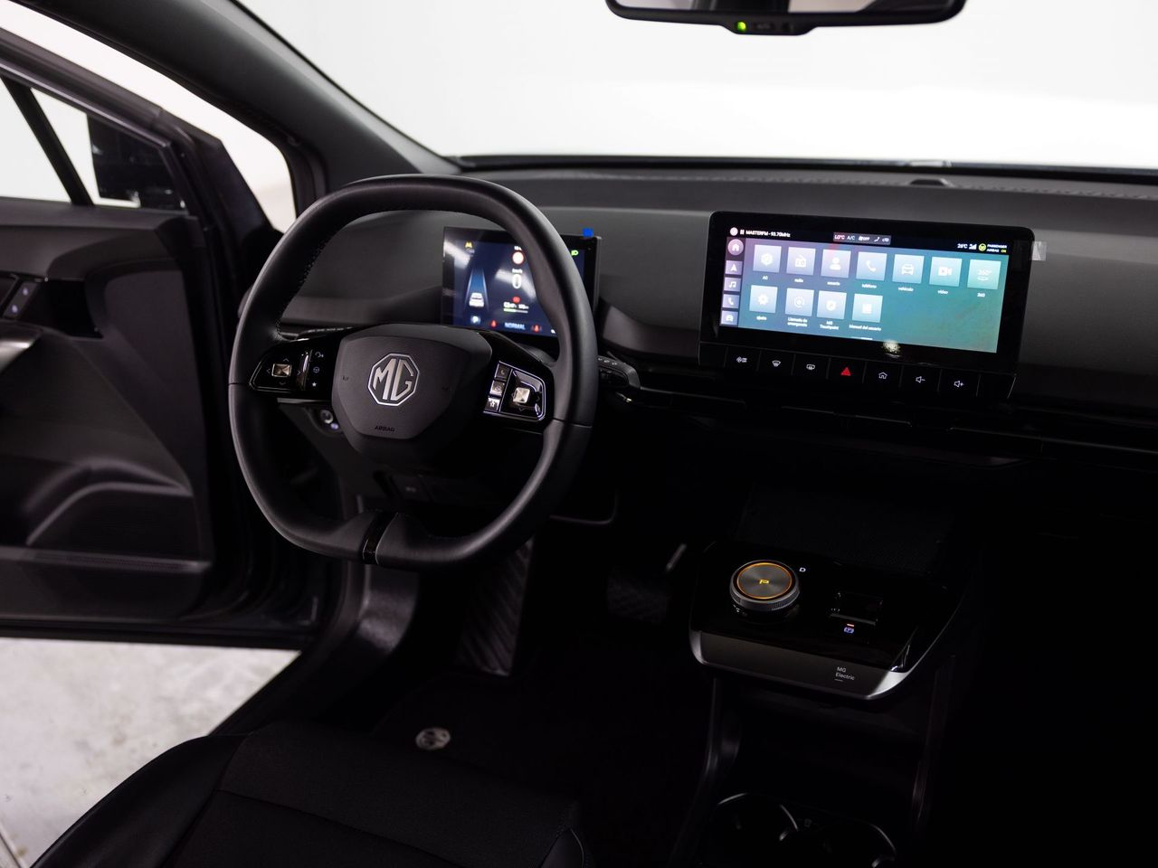 MG MG4 64kWh Luxury - Foto 19