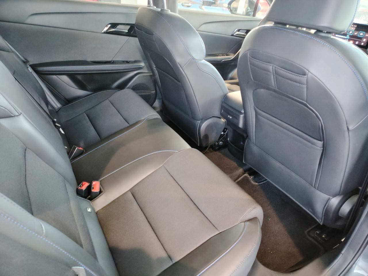 MG MG4 64kWh Luxury - Foto 34