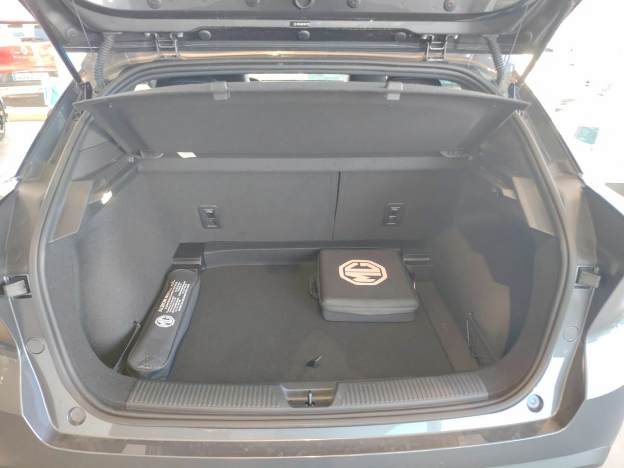 MG MG4 64kWh Luxury - Foto 16