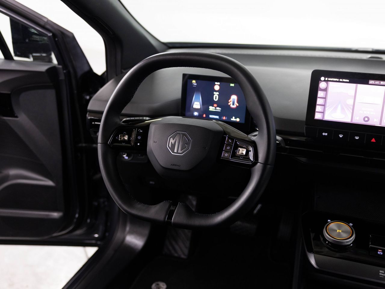 MG MG4 64kWh Luxury - Foto 16