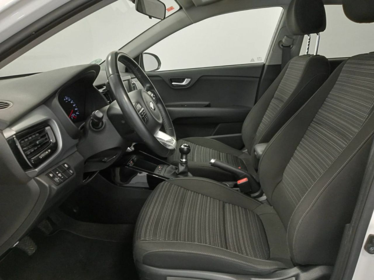 Kia Stonic 1.2 CVVT 62kW (84CV) Drive Eco-Dynamics - Foto 17