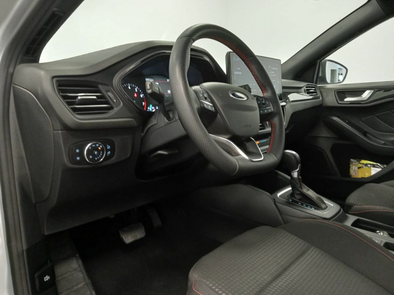 Ford Focus 1.0 Ecoboost MHEV 92kW ST-Line Auto - Foto 29