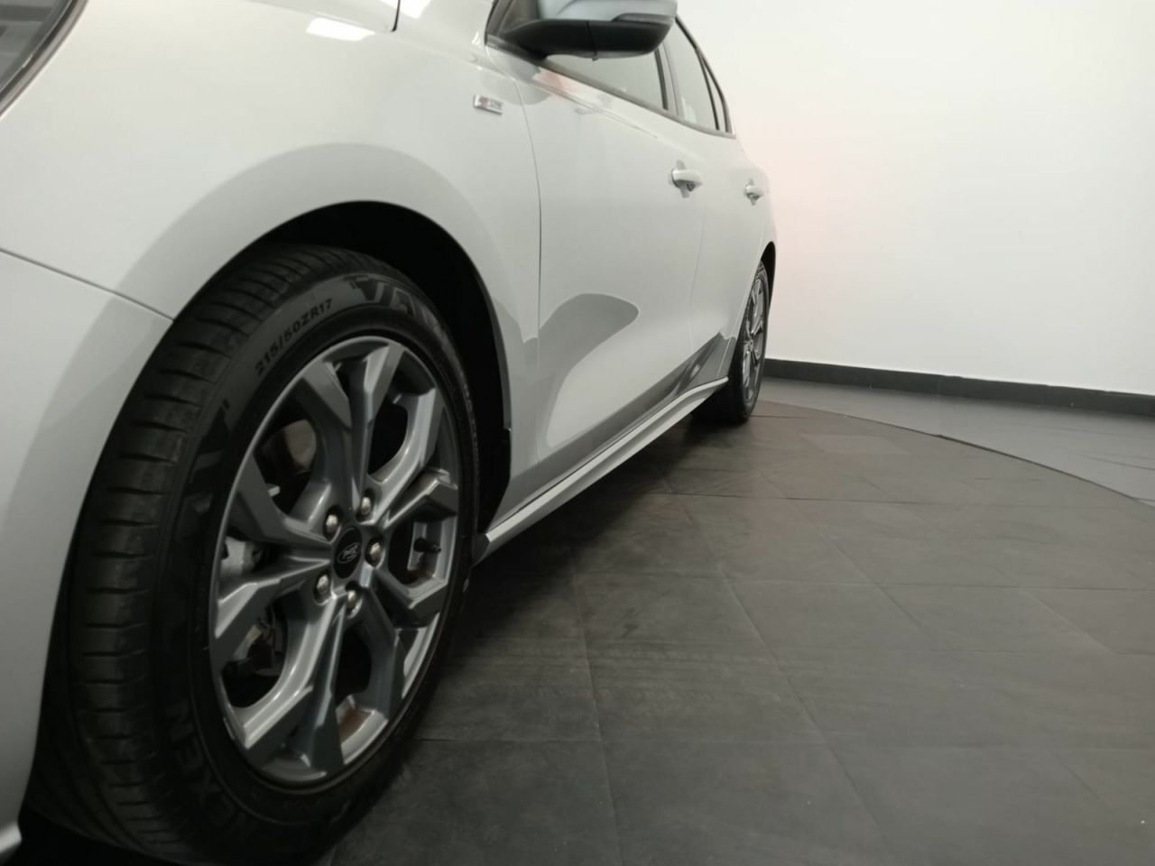 Ford Focus 1.0 Ecoboost MHEV 92kW ST-Line Auto - Foto 9