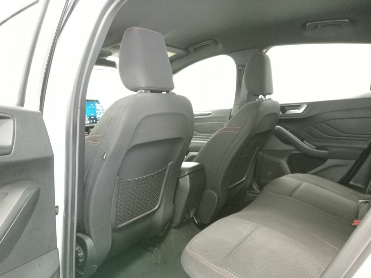 Ford Focus 1.0 Ecoboost MHEV 92kW ST-Line Auto - Foto 32