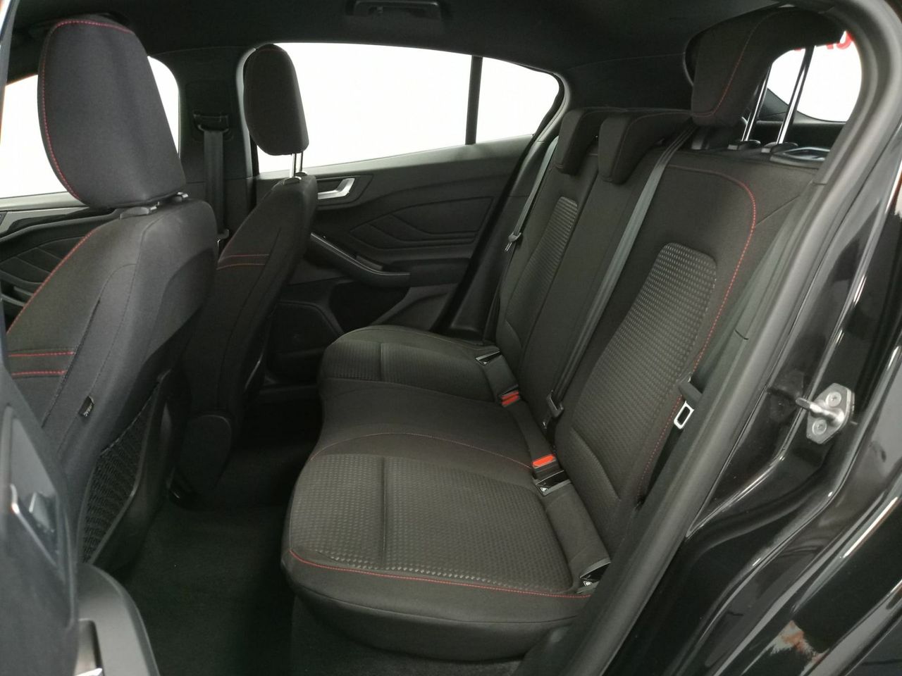Ford Focus 1.0 Ecoboost MHEV 92kW ST-Line Auto - Foto 27