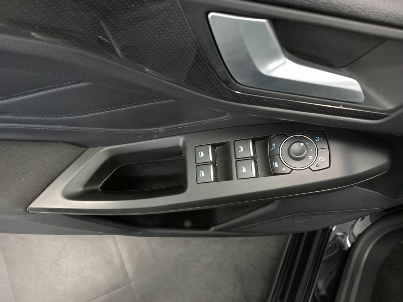 Ford Focus 1.0 Ecoboost MHEV 92kW ST-Line Auto - Foto 24