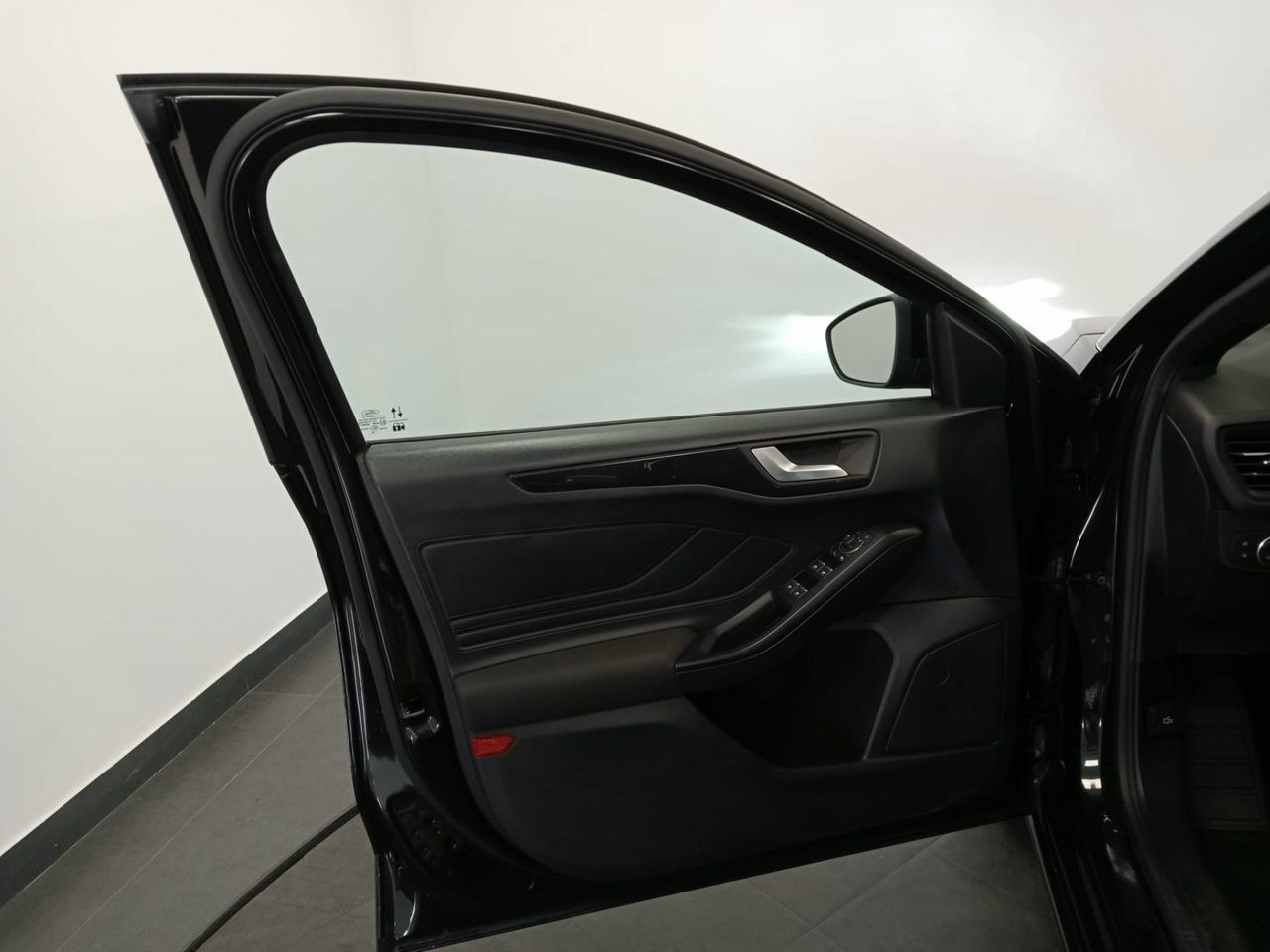 Ford Focus 1.0 Ecoboost MHEV 92kW ST-Line Auto - Foto 26