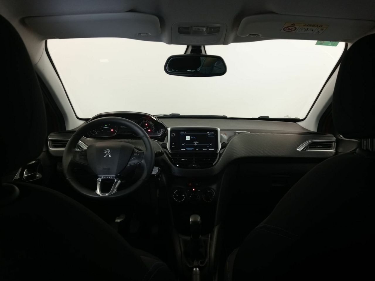 Peugeot 208 5P Signature BlueHDi 73KW (100CV) - Foto 11