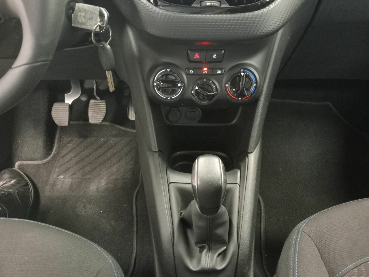 Peugeot 208 5P Signature BlueHDi 73KW (100CV) - Foto 13