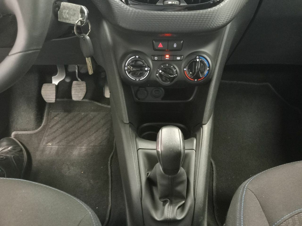 Peugeot 208 5P Signature BlueHDi 73KW (100CV) - Foto 14