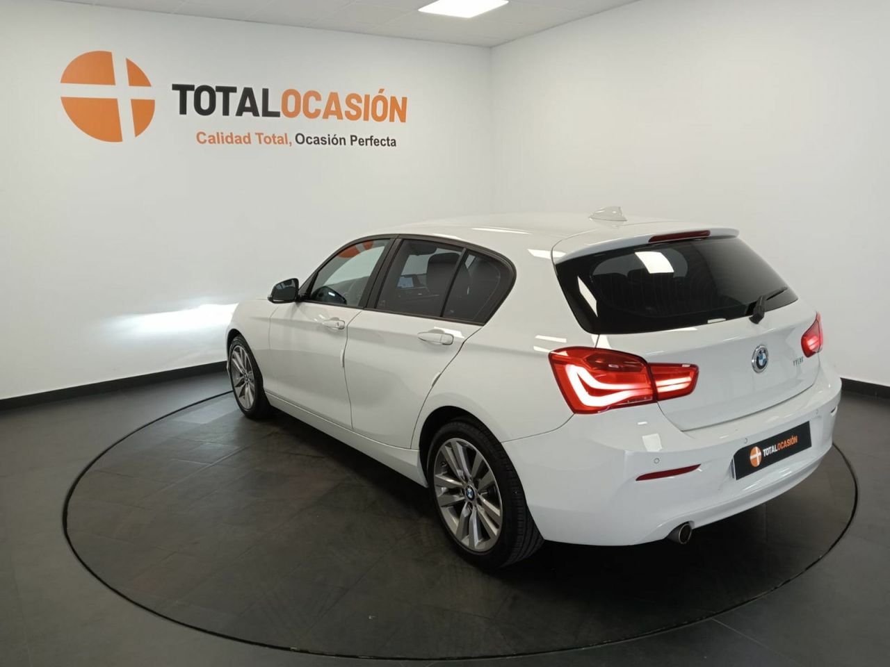 BMW Serie 1 118i - Foto 8