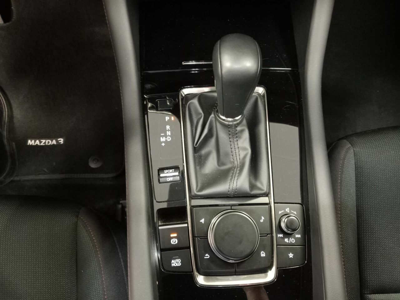 Mazda 3 2.0 e-SKYACTIV-G HOMURA AT - Foto 27