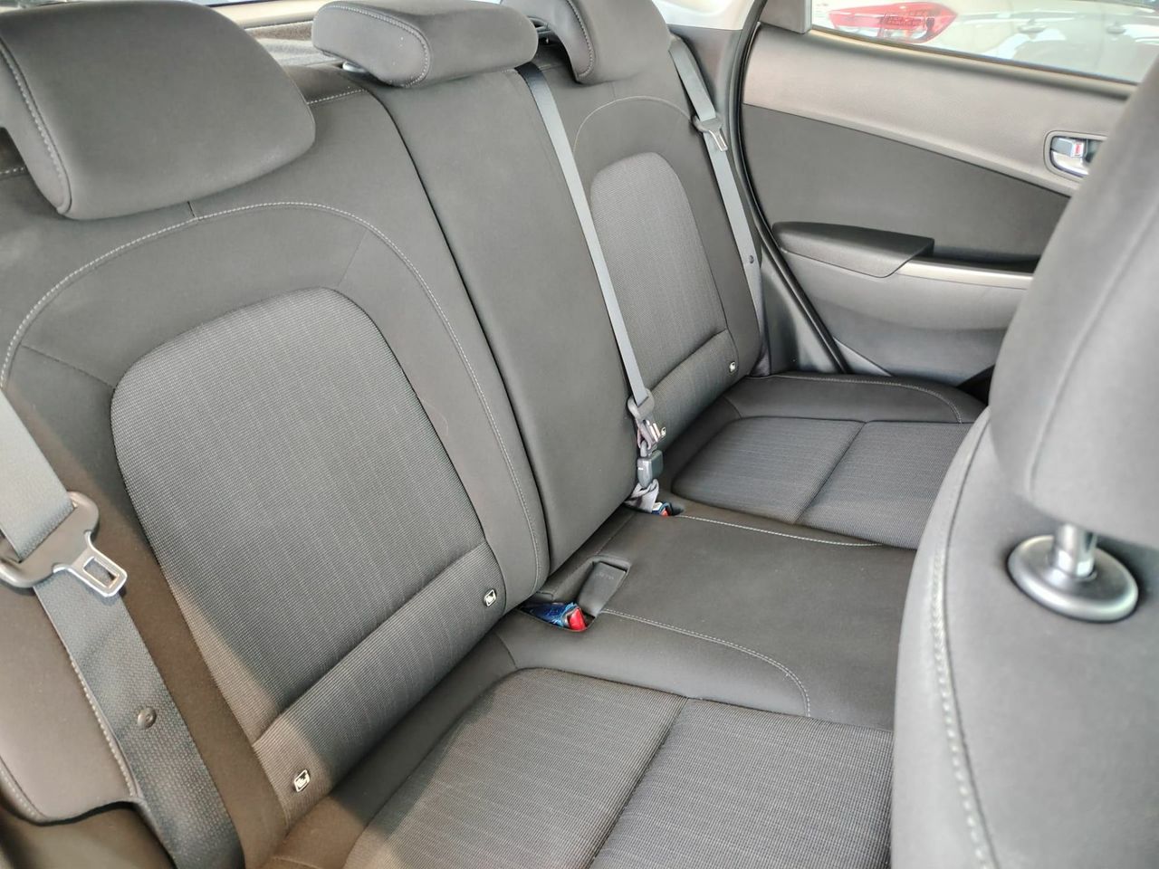 Hyundai Kona 1.6 GDI HEV Maxx DCT - Foto 32