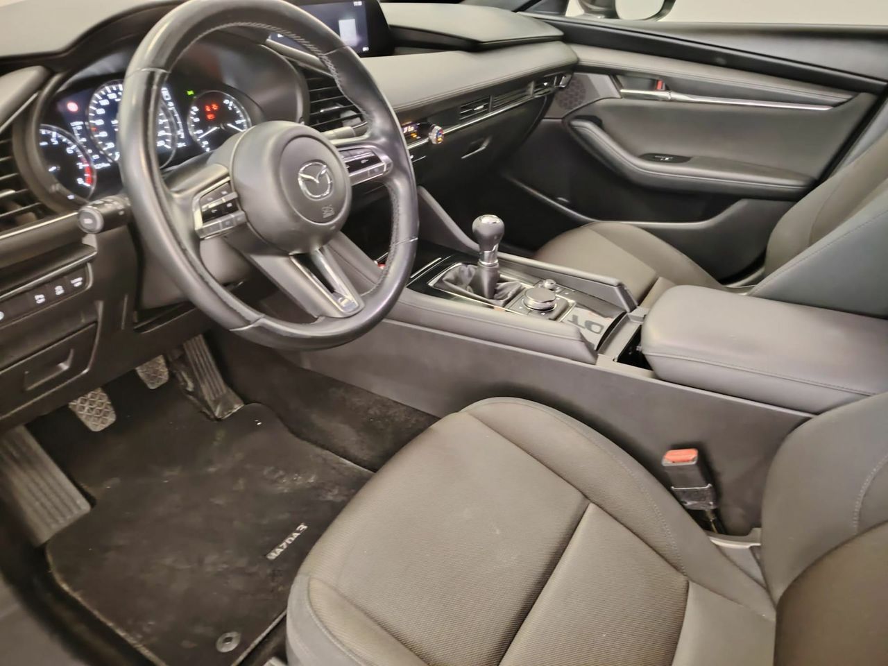 Mazda 3 2.0 e-SKYACTIV-G 88KW EVOLUTION - Foto 26