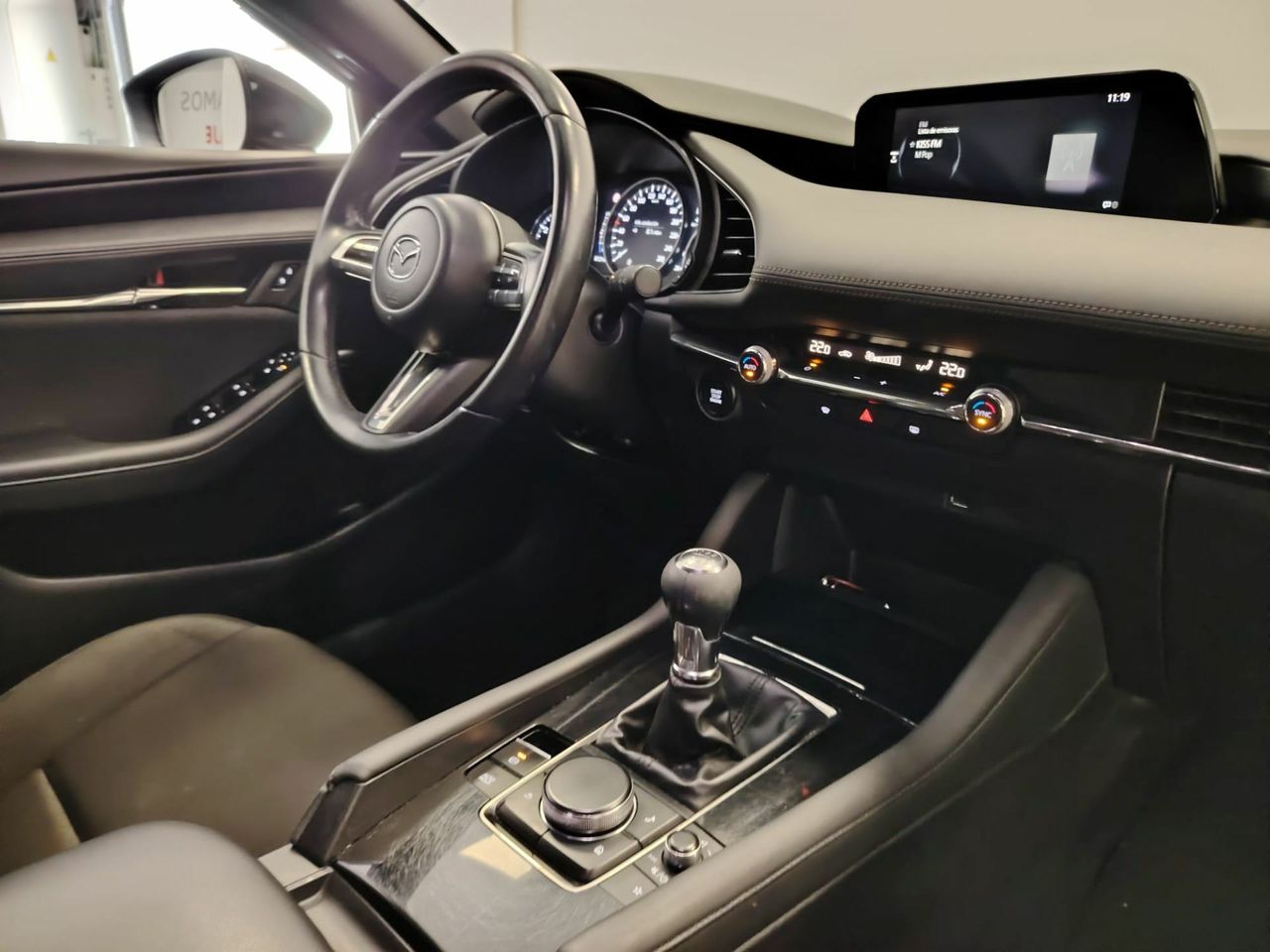 Mazda 3 2.0 e-SKYACTIV-G 88KW EVOLUTION - Foto 38