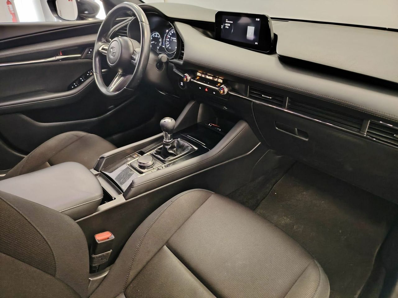 Mazda 3 2.0 e-SKYACTIV-G 88KW EVOLUTION - Foto 39