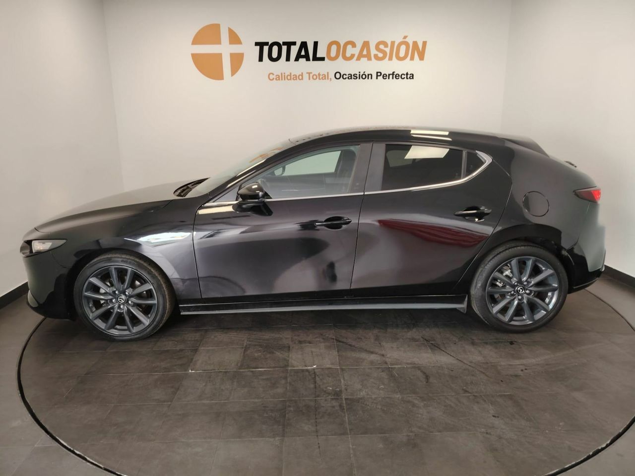 Mazda 3 2.0 e-SKYACTIV-G 88KW EVOLUTION - Foto 17