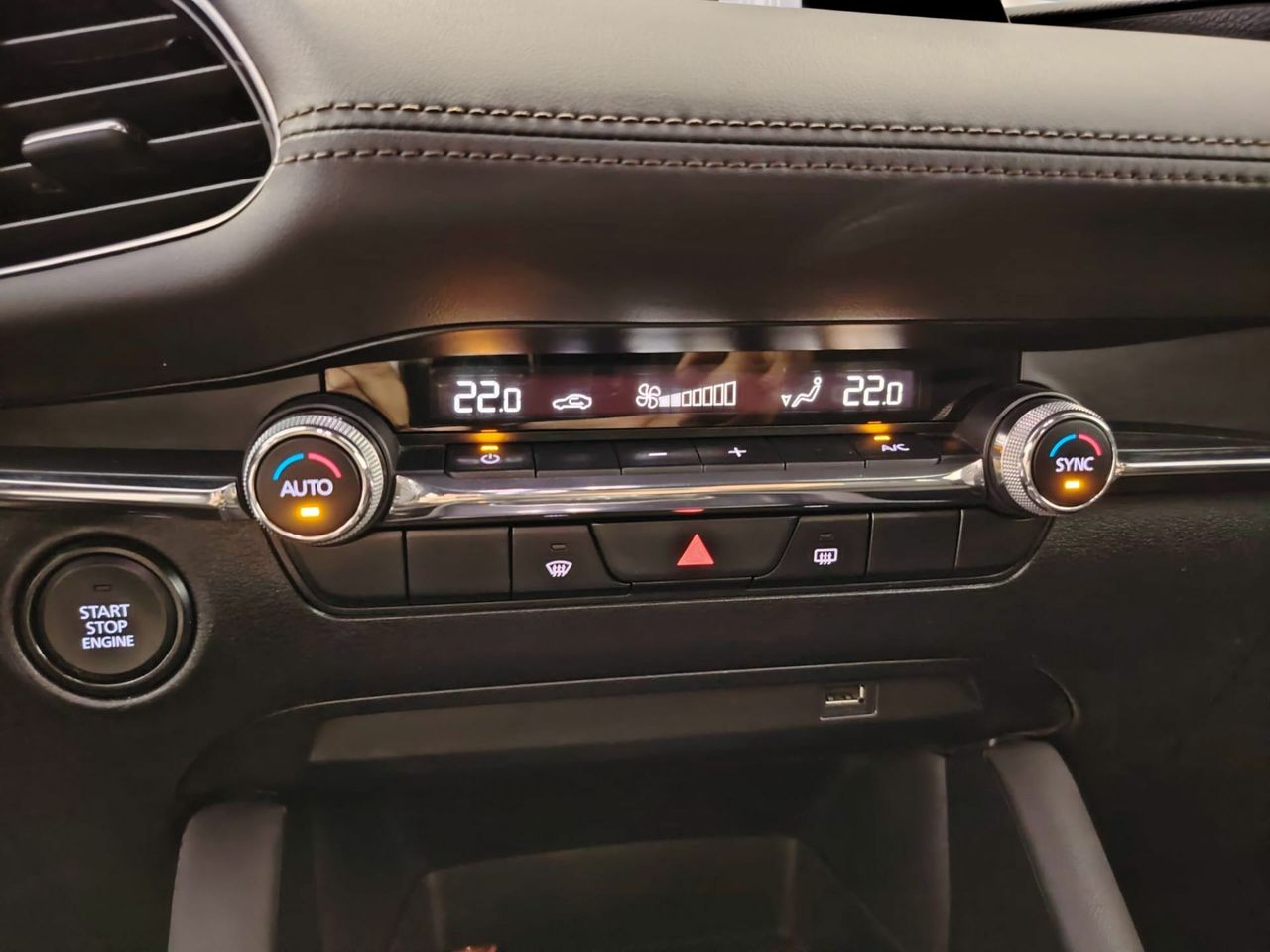 Mazda 3 2.0 e-SKYACTIV-G 88KW EVOLUTION - Foto 35