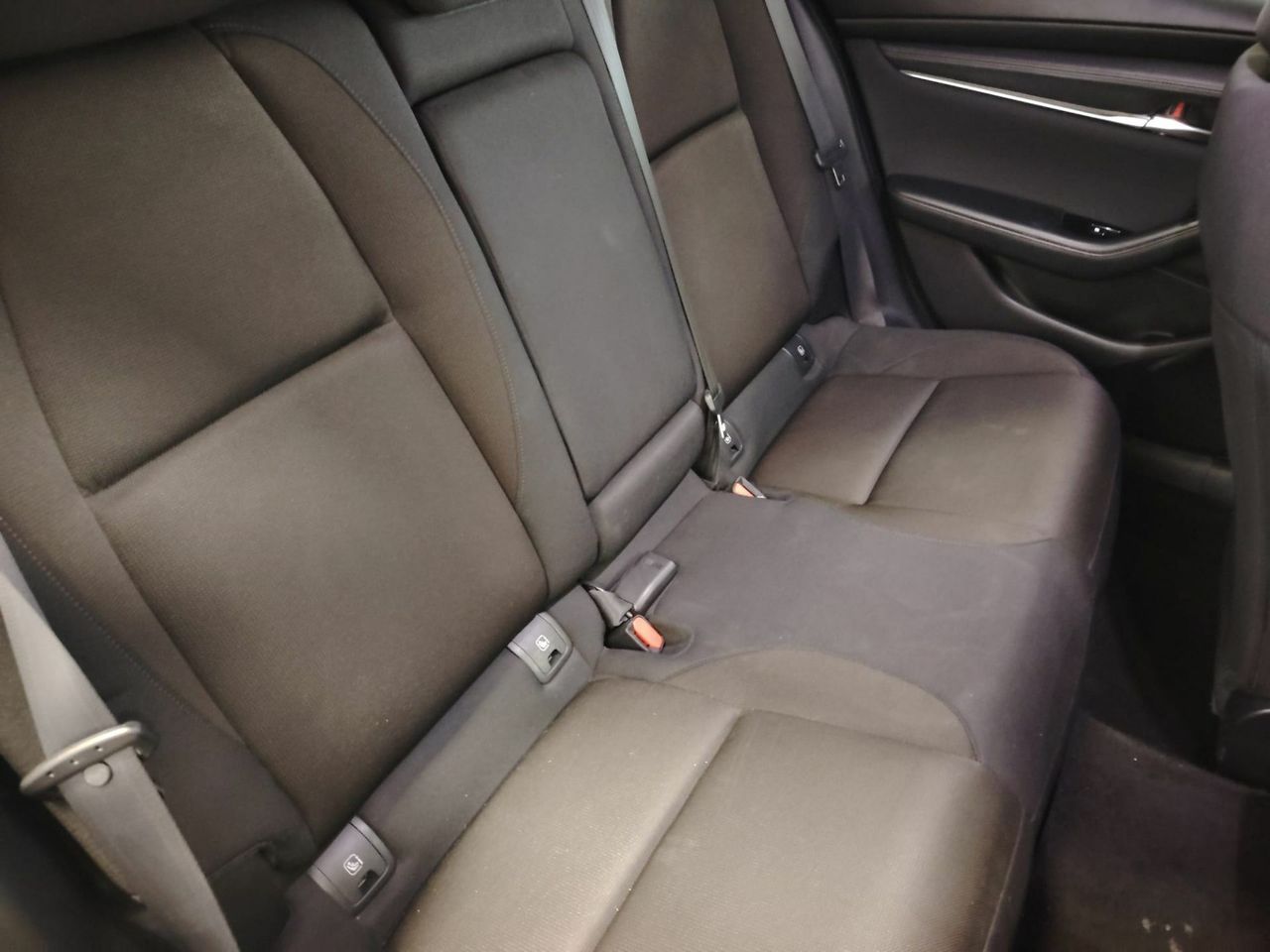 Mazda 3 2.0 e-SKYACTIV-G 88KW EVOLUTION - Foto 37