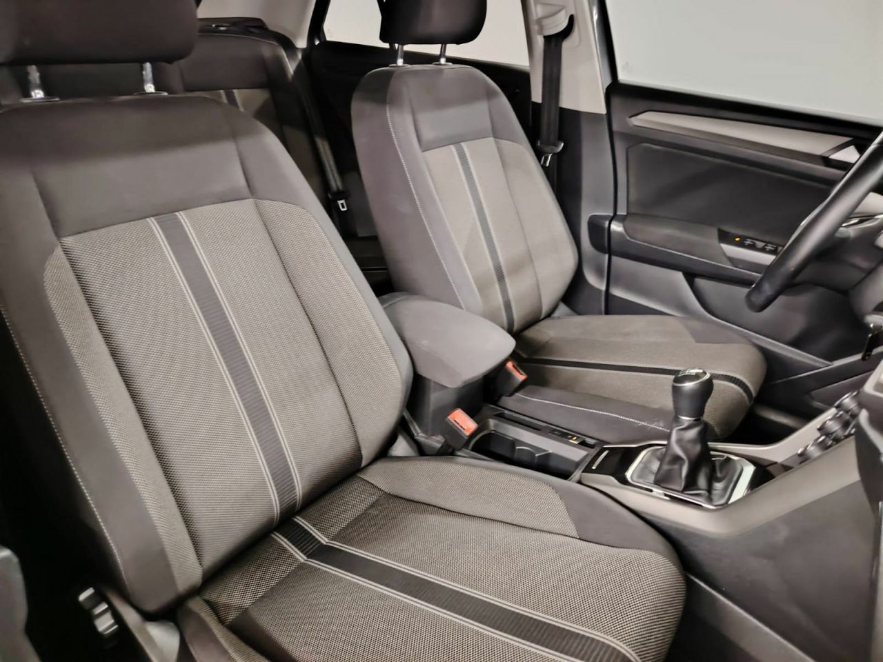 Volkswagen T-Roc Advance 1.0 TSI 81kW (110CV) - Foto 22