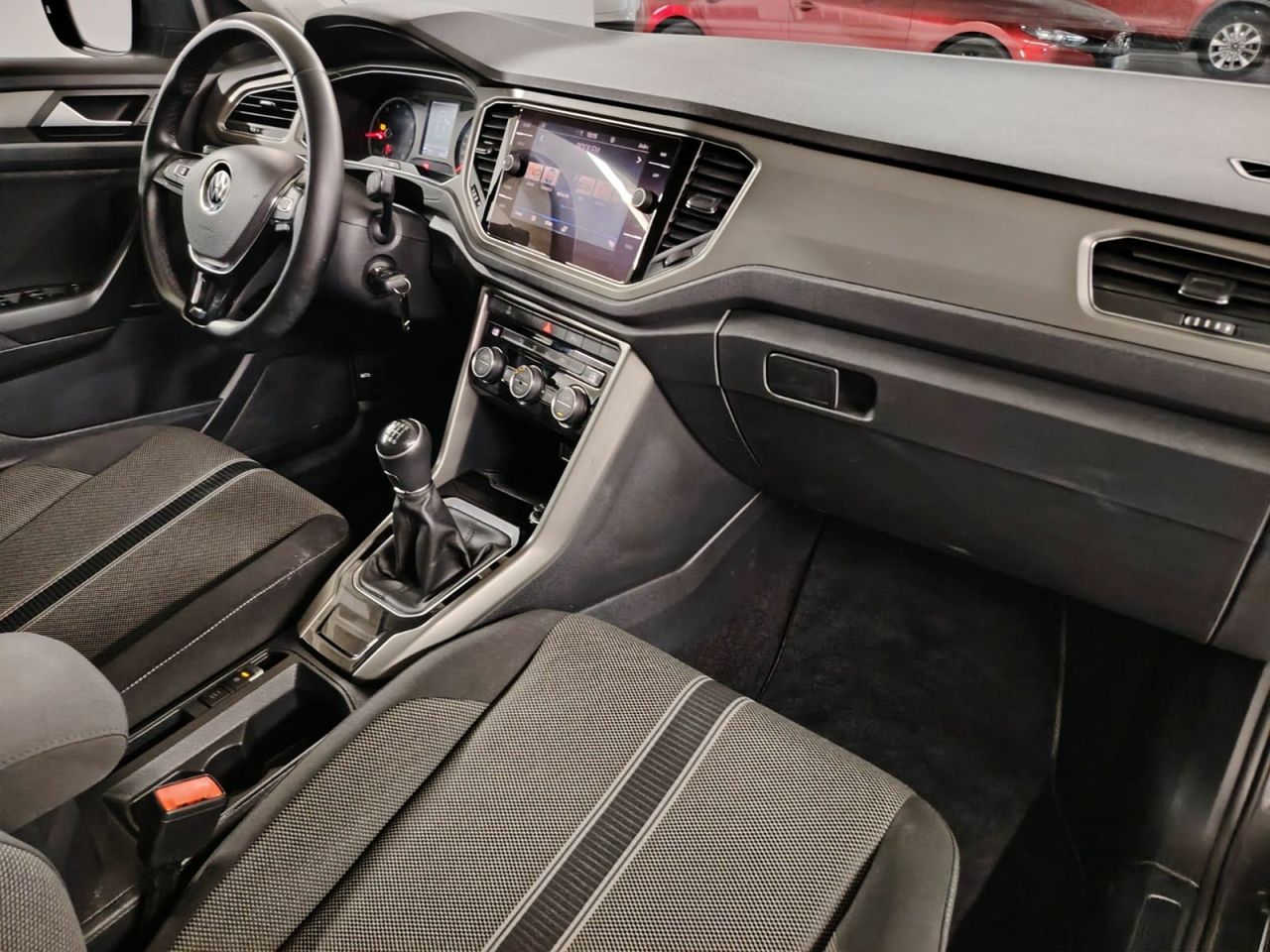 Volkswagen T-Roc Advance 1.0 TSI 81kW (110CV) - Foto 21