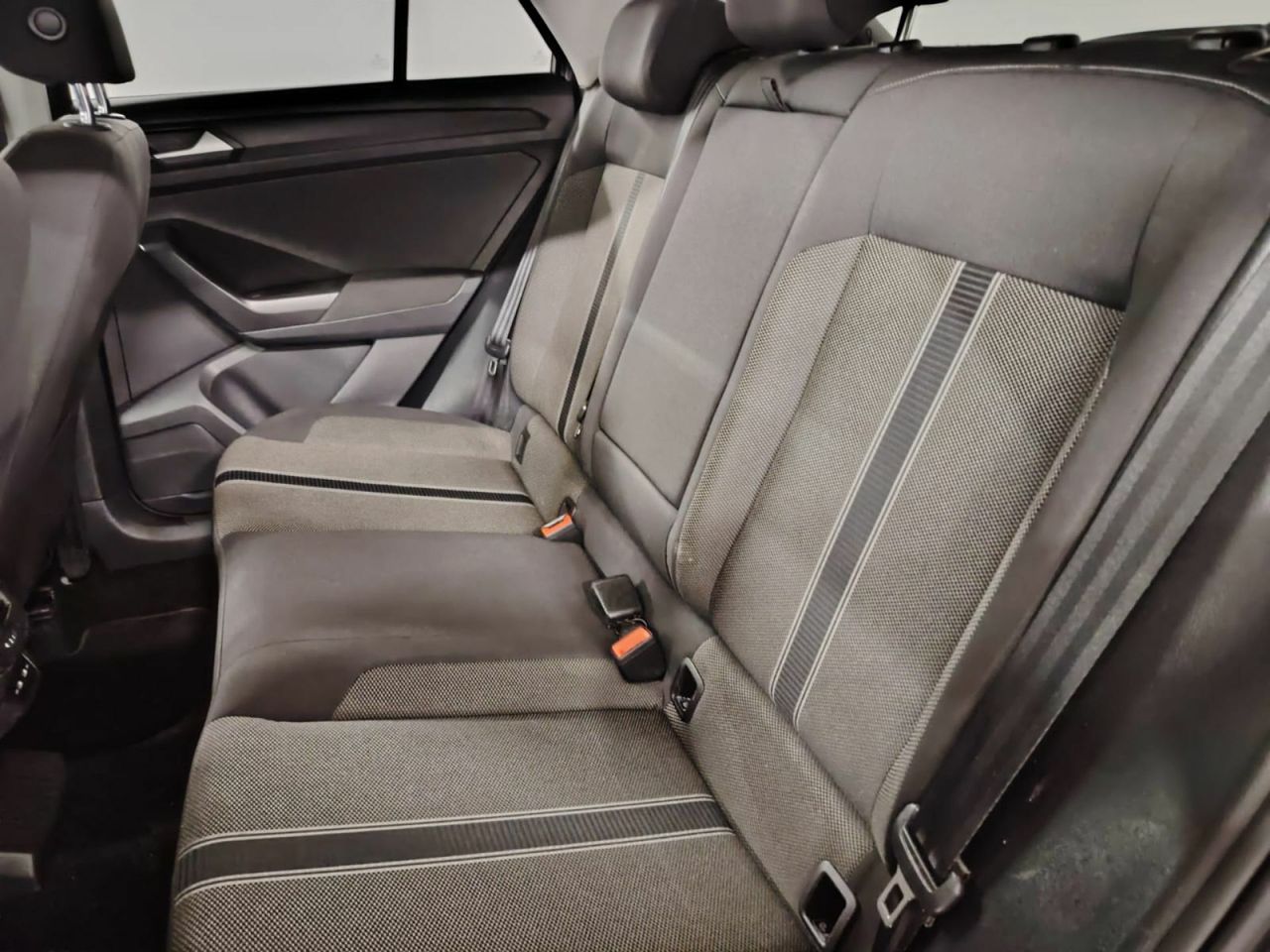 Volkswagen T-Roc Advance 1.0 TSI 81kW (110CV) - Foto 17